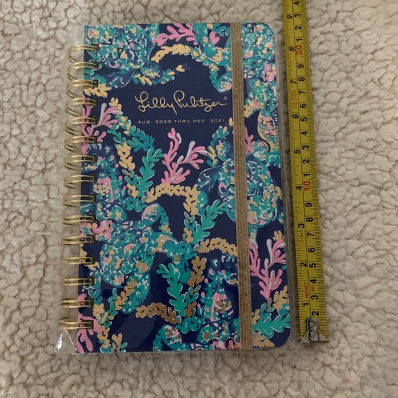 Lilly Pulitzer 2021 Agenda Planner - Picture 6 of 10